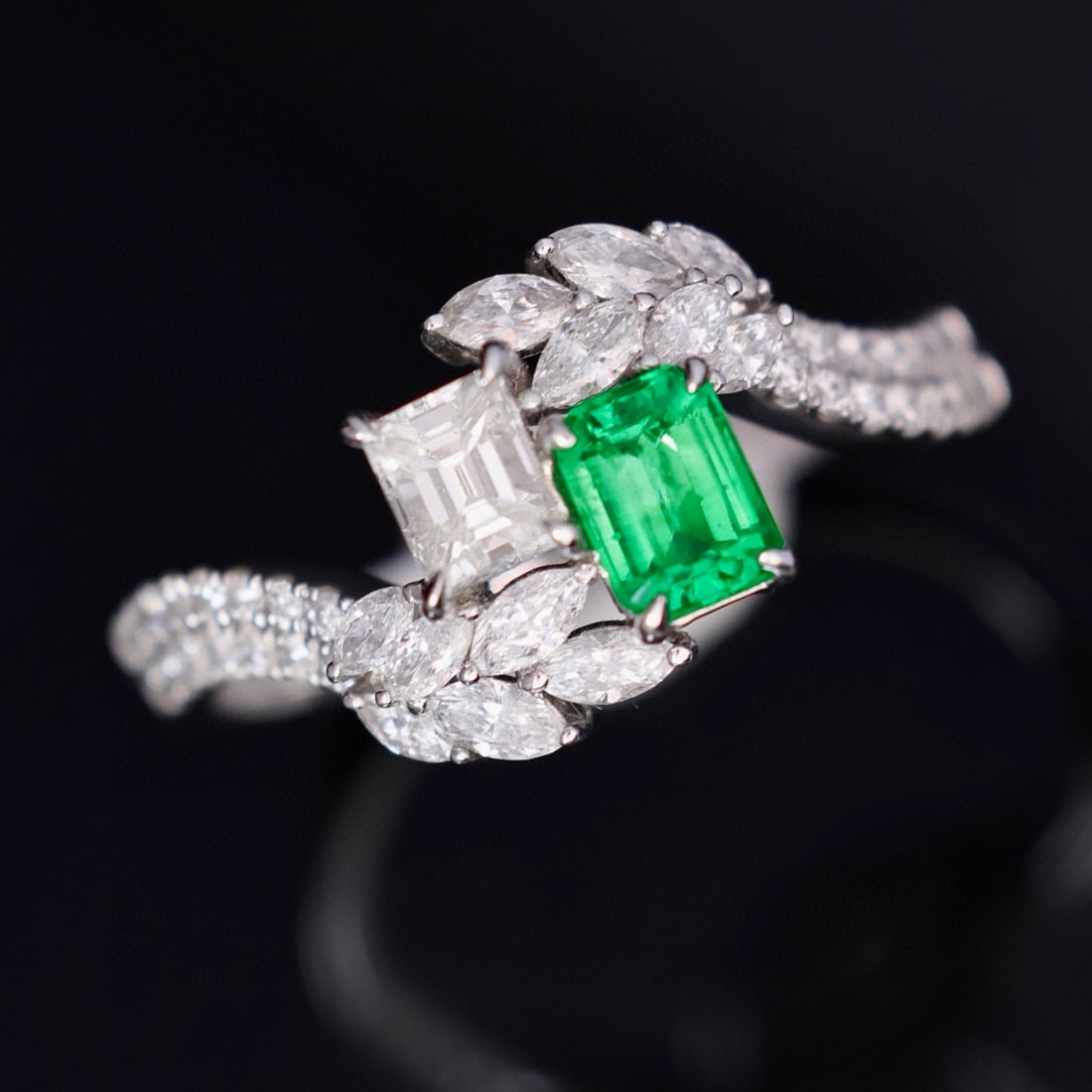 14k Gold 1.05 Ctw Natural Emerald & Diamond Ring - 5