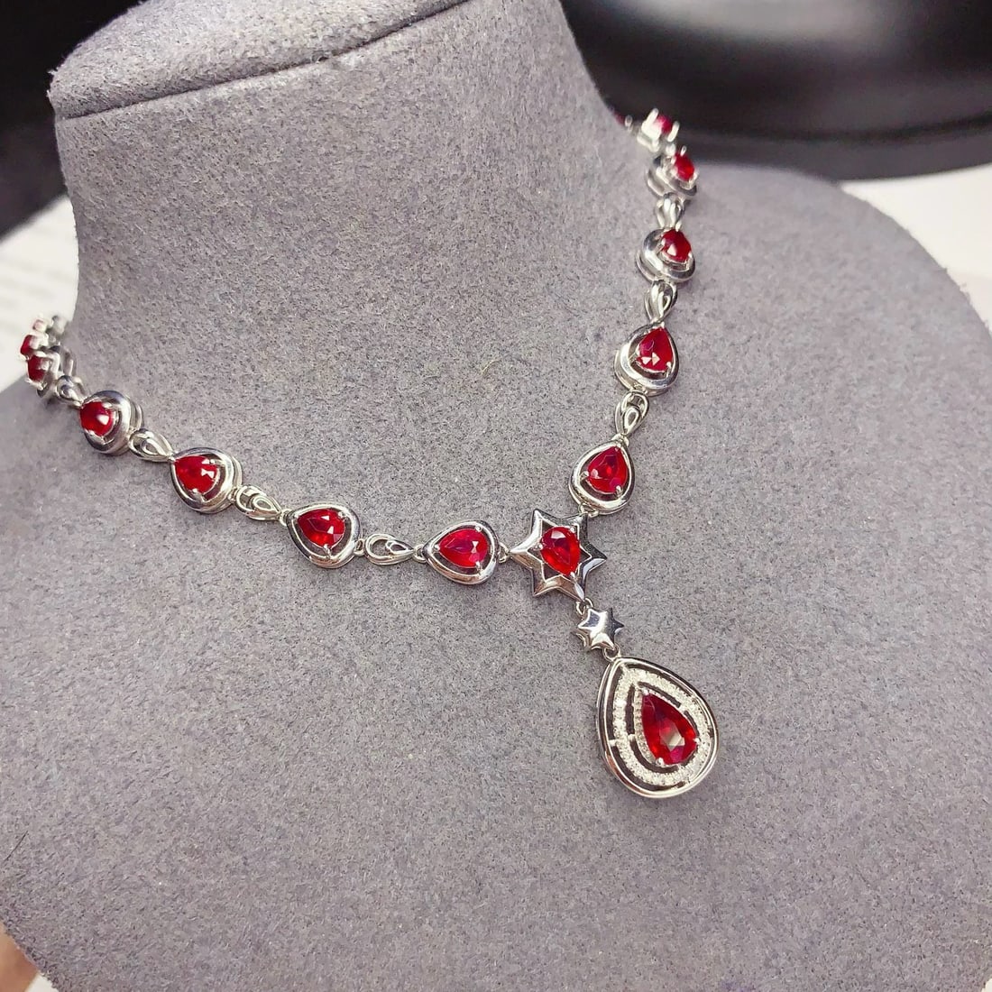 14k Gold 5.38 Ct Vivid Red Natural Ruby & Diamond Necklace - 4