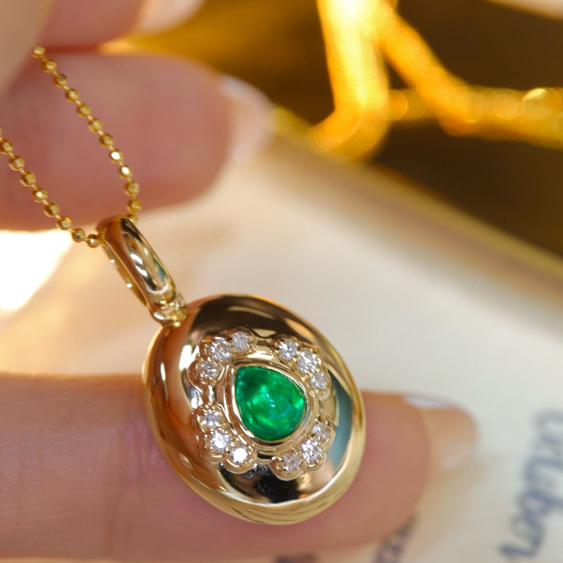 14k Gold 0.5 Ct Vivid Green Natural Emerald & Diamond Pendant( Without Chain ): Ref:230996285 // gold content:14k gold // main gemstone:emerald // shape:pear // carat weight:0. 5ct // color:vivid green // treatment:natural // // adjacent gemstone 2 : diamond // shape:round //