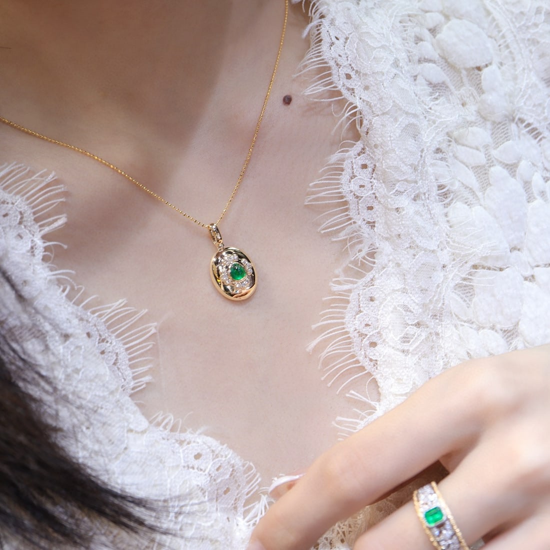 14k Gold 0.5 Ct Vivid Green Natural Emerald & Diamond Pendant( Without Chain ) - 2