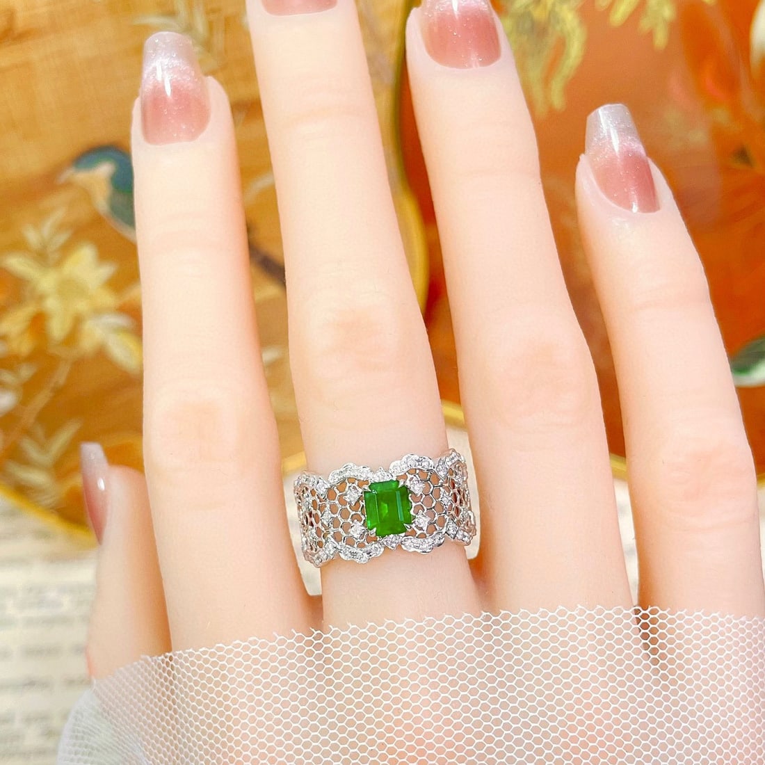 14k Gold 1.02 Ctw Vivid Green Natural Emerald & Diamond Ring - 4