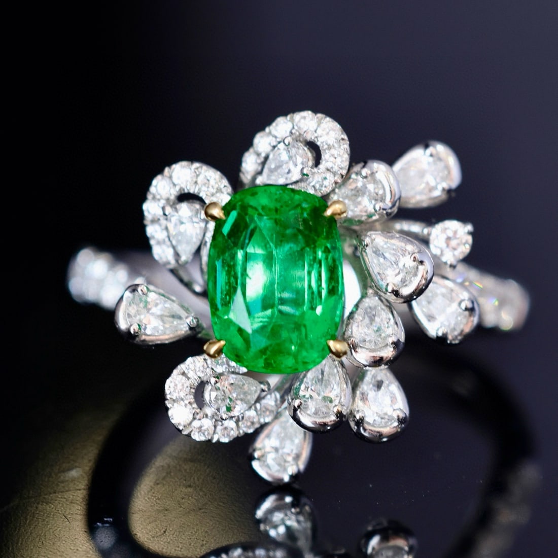 14k Gold 1.99 Ctw Vivid Green Natural Emerald & Diamond Ring - 3