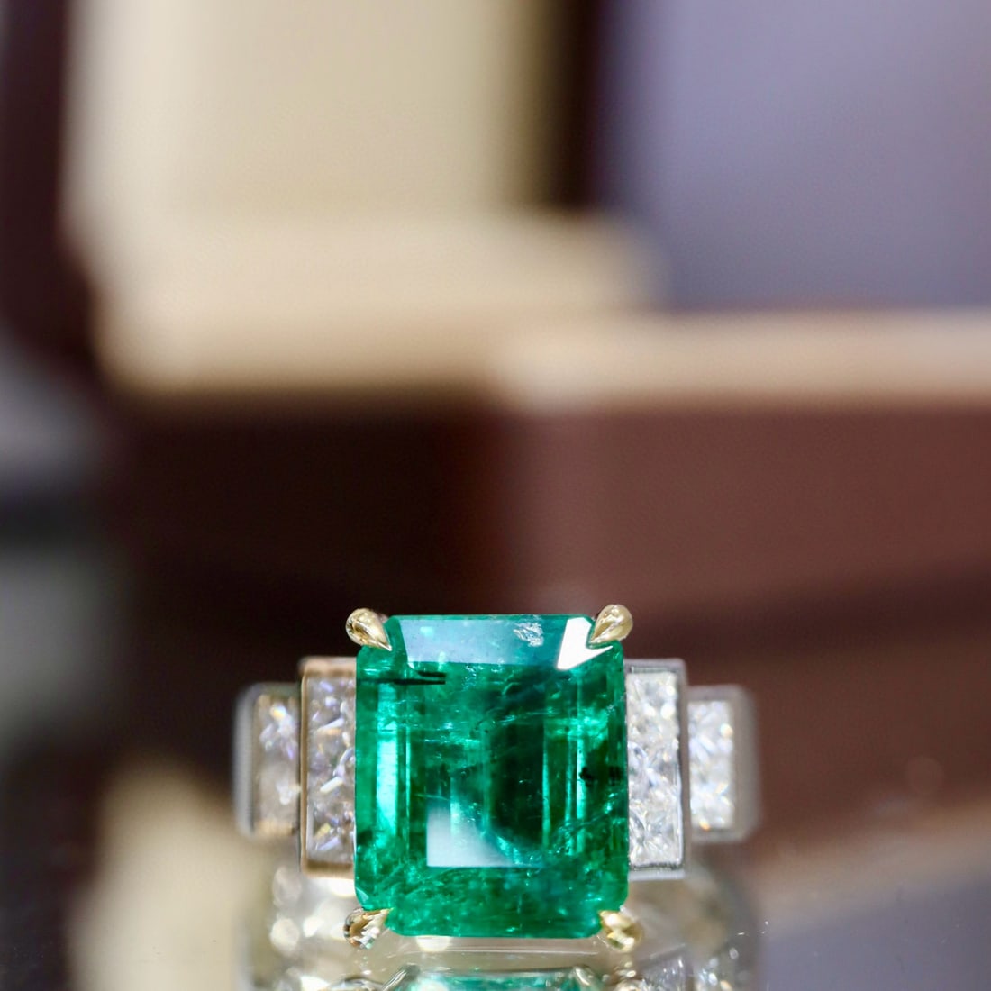 14k Gold 4.42 Ctw Vivid Green Natural Emerald & Diamond Ring - 4