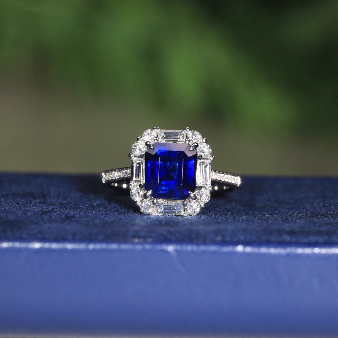 14k Gold 2.81 Ctw Natural Sapphire & Diamond Ring: Ref:230996301 // gold content:14k gold // ring size:7. 25us // // main gemstone:sapphire // shape:octagonal // carat weight:2. 23ct // color:royal blue // treatment:natural // // adjacent gemstone 2 :