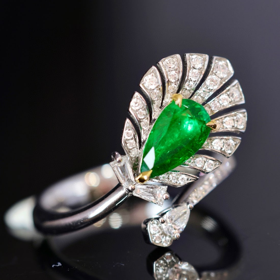 14k Gold 1.53 Ctw Vivid Green Natural Emerald & Diamond Ring - 2