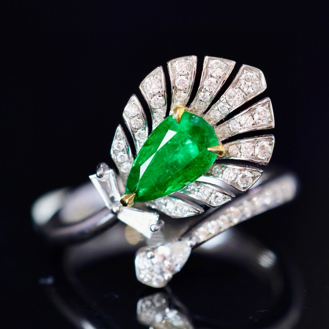 14k Gold 1.53 Ctw Vivid Green Natural Emerald & Diamond Ring - 3