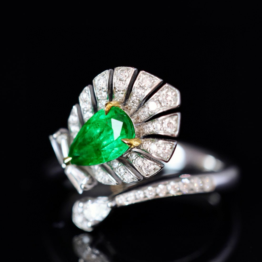 14k Gold 1.53 Ctw Vivid Green Natural Emerald & Diamond Ring - 4