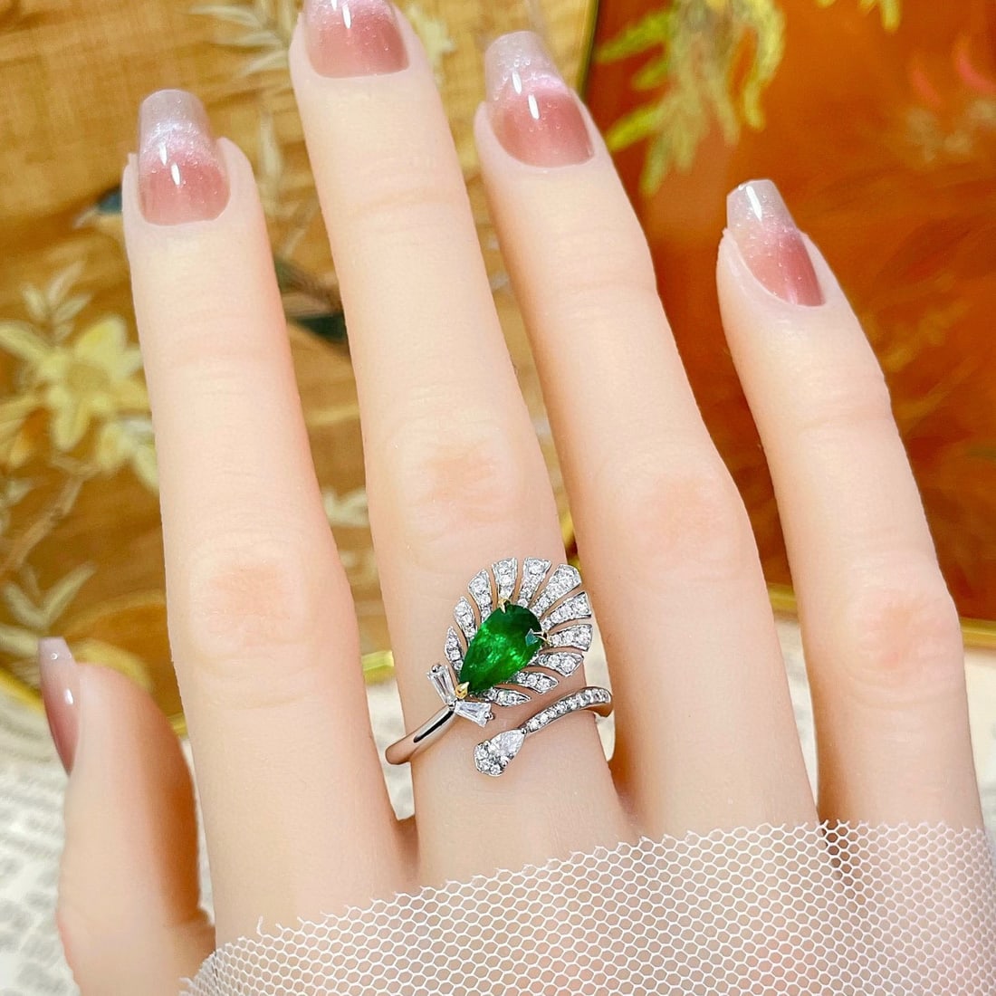 14k Gold 1.53 Ctw Vivid Green Natural Emerald & Diamond Ring - 5