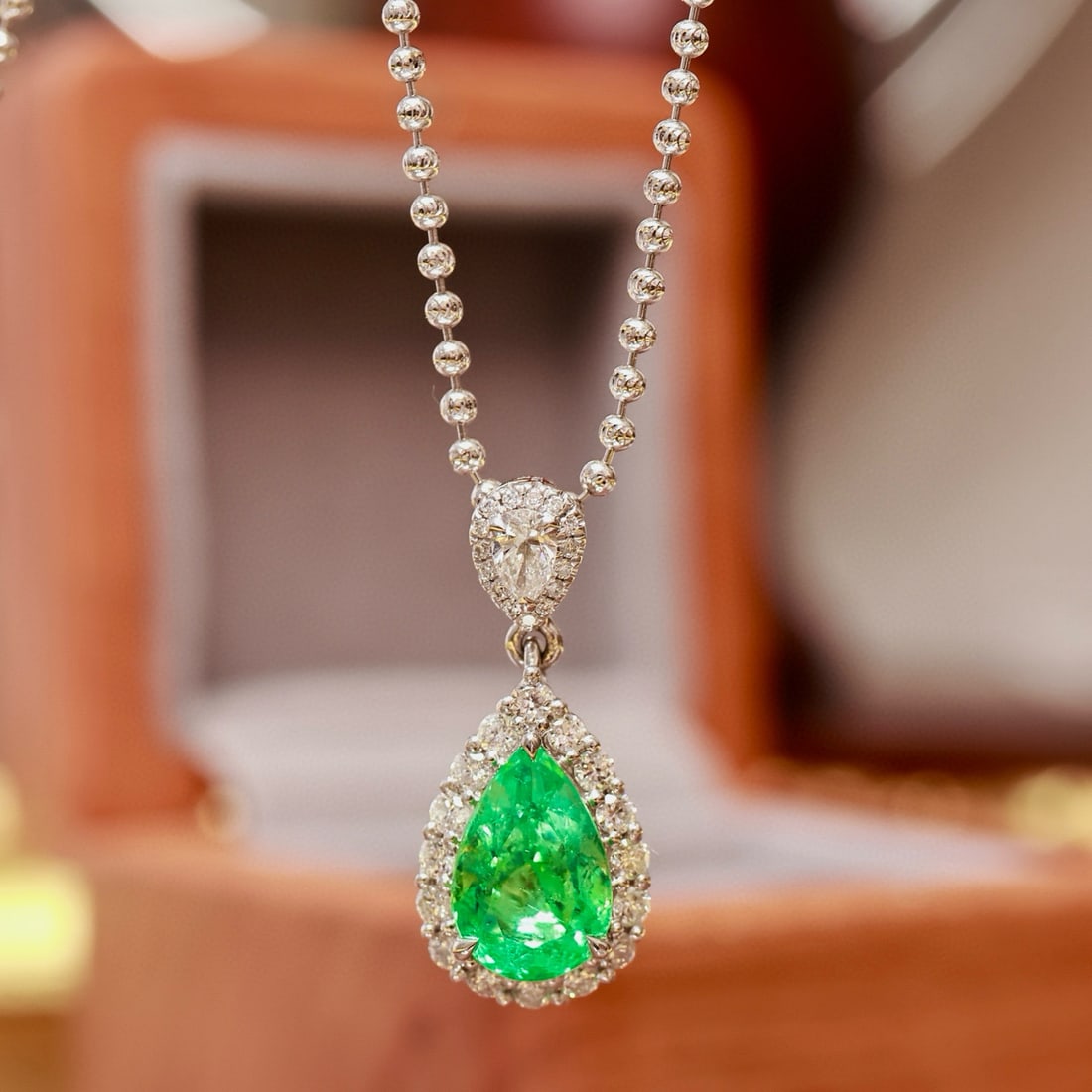 14k Gold 2.09 Ctw Natural Emerald & Diamond Pendant( Without Chain ): Ref:230996307 // gold content:14k gold // main gemstone:emerald // shape:pear // carat weight:1. 61ct // color:green // treatment:natural // // adjacent gemstone 2 : diamond // shape:multiply // carat