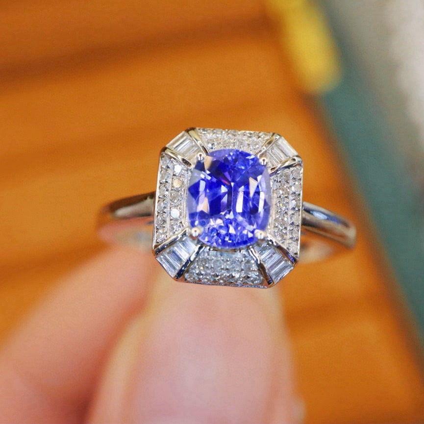14k Gold 1.29 Ctw Natural Sapphire & Diamond Ring: Ref:230996308 // gold content:14k gold // ring size:7. 25us // // main gemstone:sapphire // shape:oval // carat weight:1. 08ct // color:cornflower blue // treatment:natural // // adjacent gemstone 2
