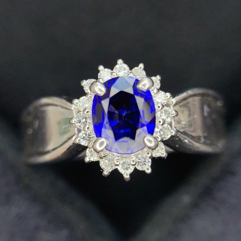 14k Gold 1.0 Ct Natural Sapphire & Diamond Ring: Ref:230996311 // gold content:14k gold // ring size:7. 25us // // main gemstone:sapphire // shape:oval // carat weight:1. 0ct // color:blue // treatment:natural // // adjacent gemstone 2 : diamond //