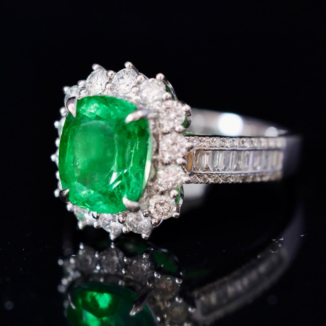 14k Gold 3.99 Ctw Vivid Green Natural Emerald & Diamond Ring - 3