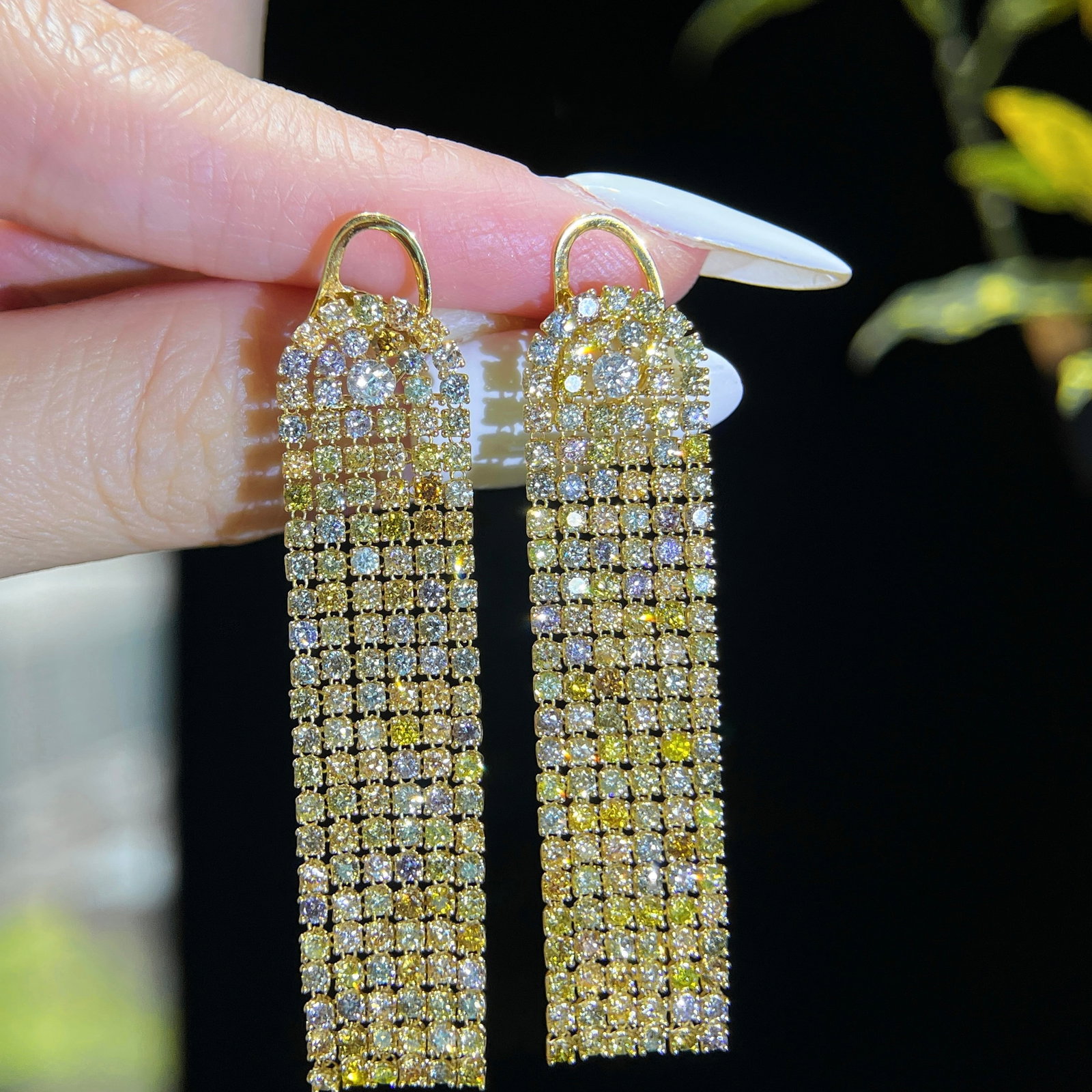 14k Gold 6.53 Ct Natural Color Diamond Earrings: Ref:230996327 // gold content:14k gold // main gemstone:diamond // shape:round // carat weight:6. 53ct // clarity grade:vs-si // color:color // treatment:natural // cut grade:g // Condition: New Low