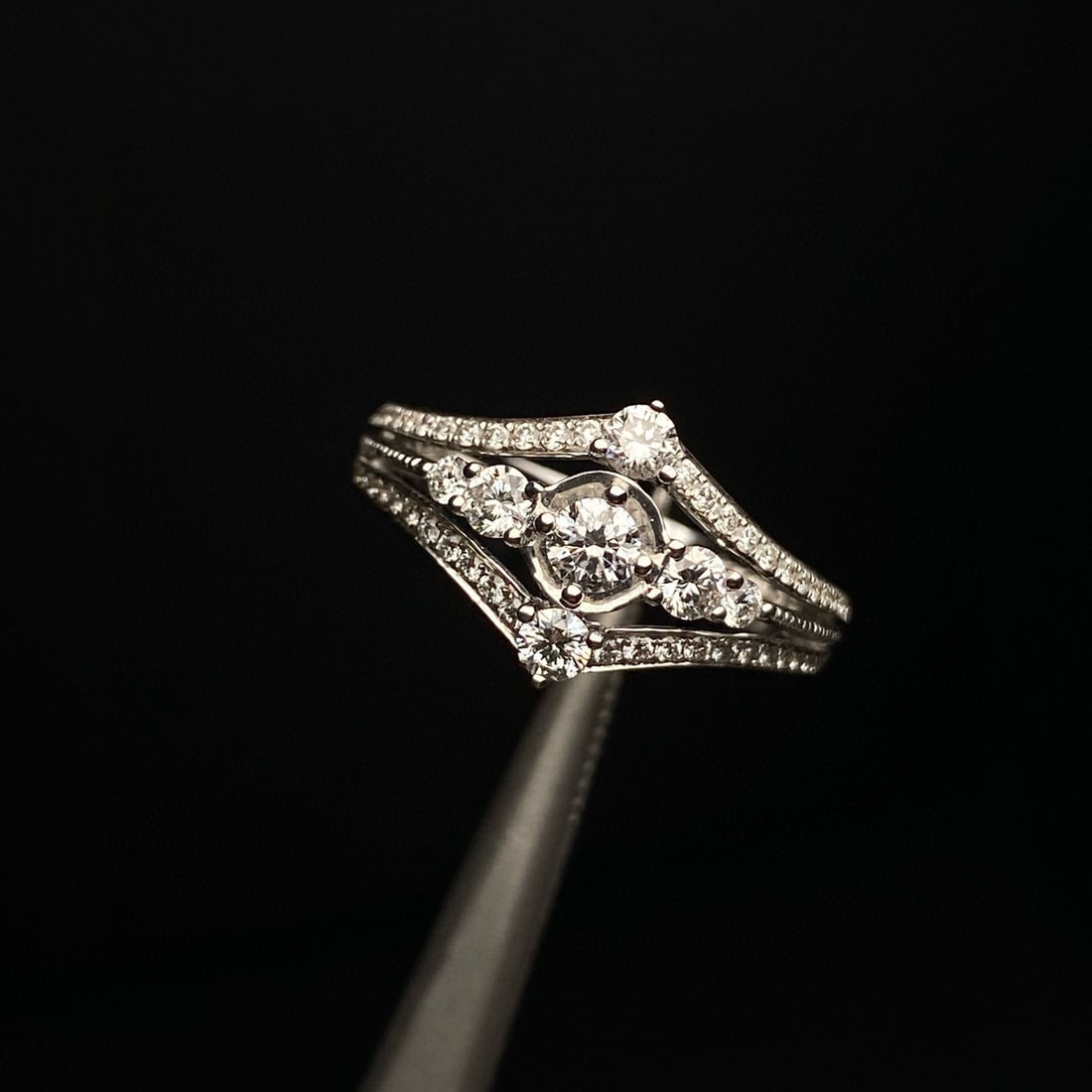 14k Gold 0.61 Ctw Natural H Diamond Ring: Ref:230996329 // gold content:14k gold // ring size:7. 25us // // main gemstone:diamond // shape:round // carat weight:0. 13ct // clarity grade:vs-si // color:h // treatment:natural // cut grade:g //