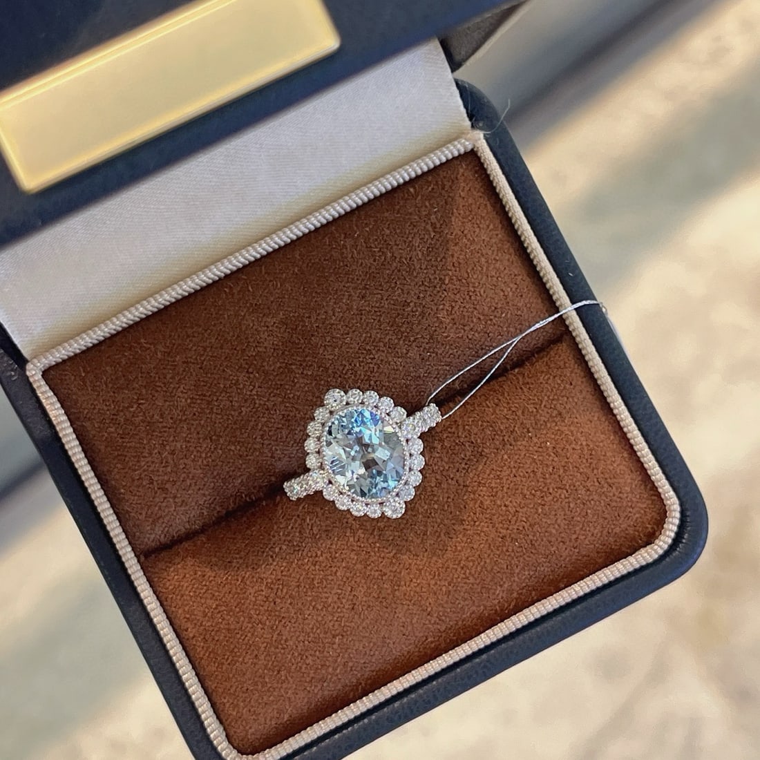 14k Gold 2.67 Ctw Natural Aquamarine & Diamond Ring: Ref:230996350 // gold content:14k gold // ring size:7. 25us // // main gemstone:aquamarine // shape:oval // carat weight:2. 44ct // color:blue // treatment:natural // // adjacent gemstone 2 : diamond 