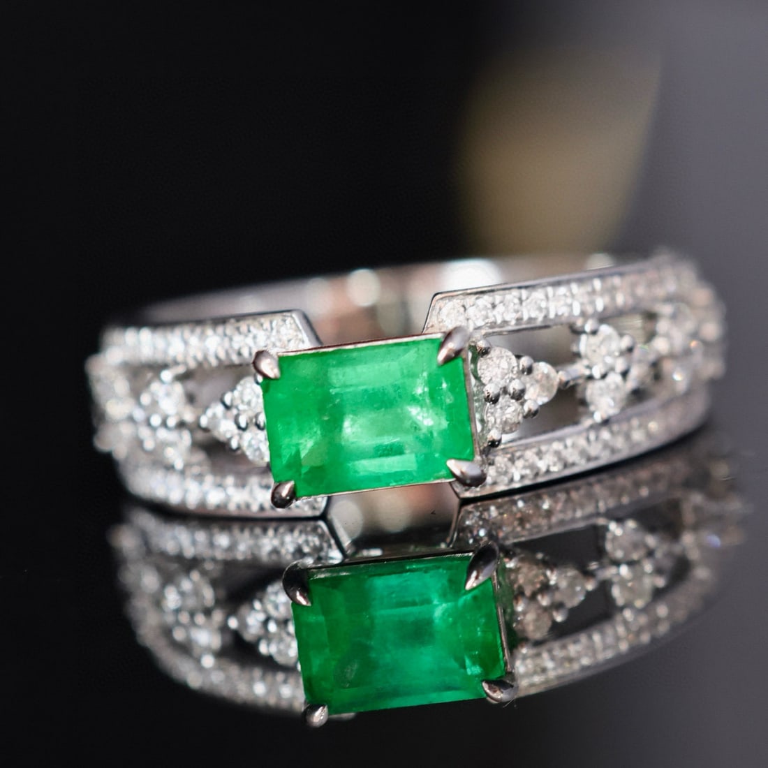 14k Gold 1.39 Ctw Natural Emerald & Diamond Ring - 4