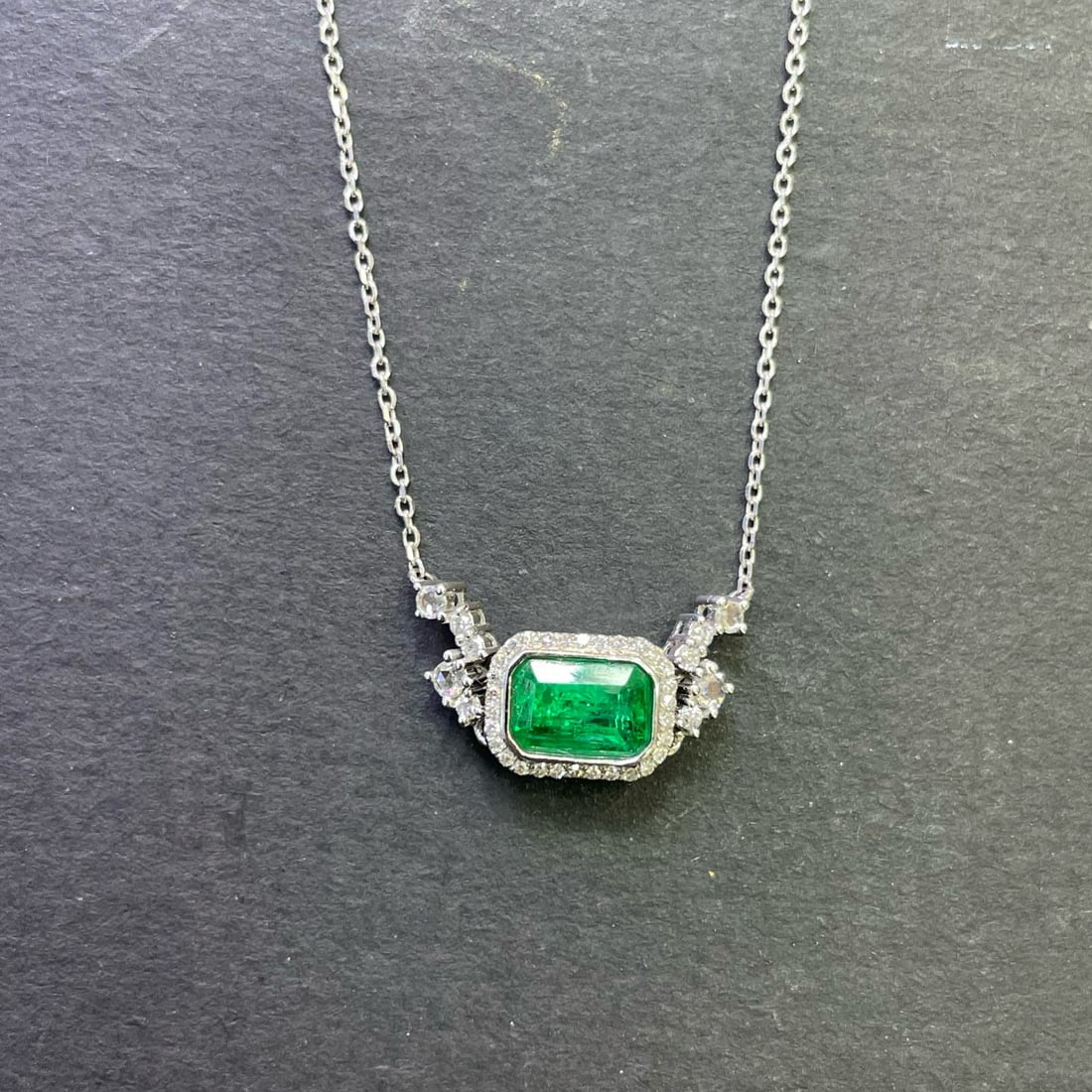 14k Gold 1.1 Ct Vivid Green Natural Emerald & Diamond Necklace - 5