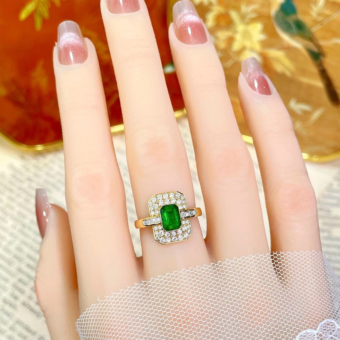 14k Gold 1.33 Ctw Vivid Green Natural Emerald & Diamond Ring - 4