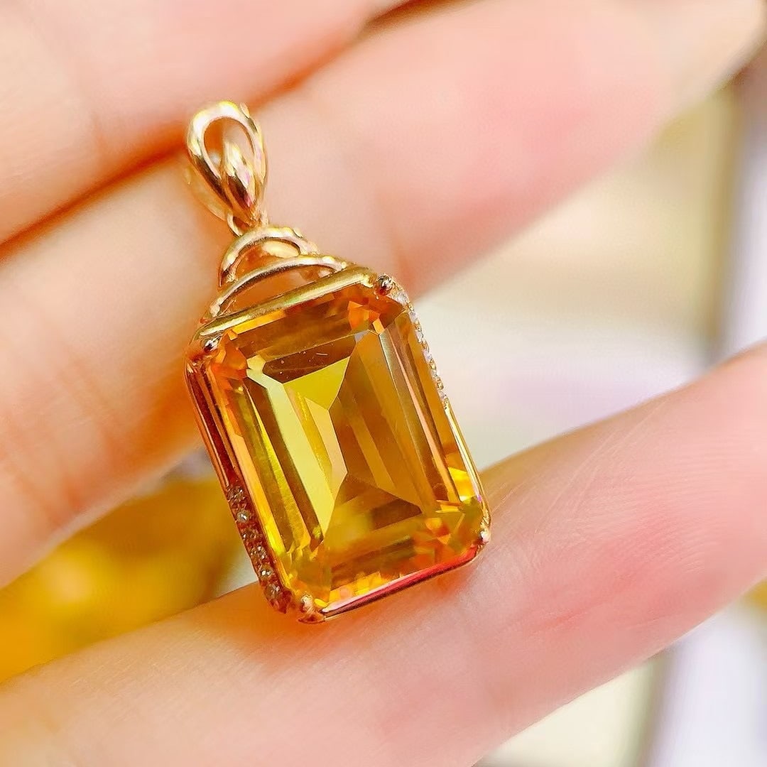 14k Gold 6.88 Ctw Natural Citrine & Diamond Pendant( Without Chain ): Ref:230996370 // gold content:14k gold // main gemstone:citrine // shape:octagonal // carat weight:6. 85ct // color:yellow // treatment:natural // // adjacent gemstone 2 : diamond // number of