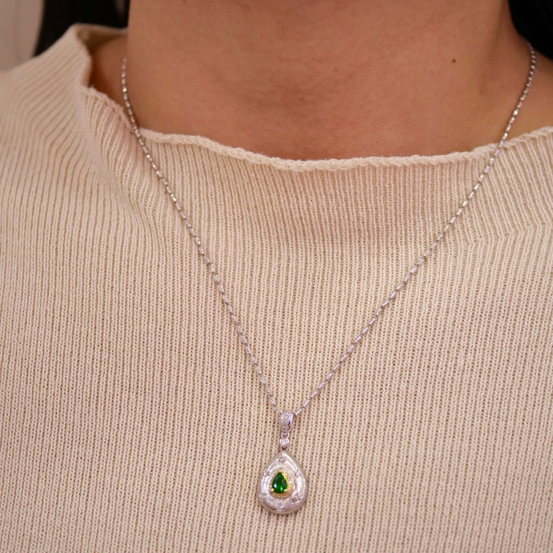 14k Gold 0.53 Ctw Vivid Green Natural Tsavorite & Diamond Pendant( Without Chain ) - 2