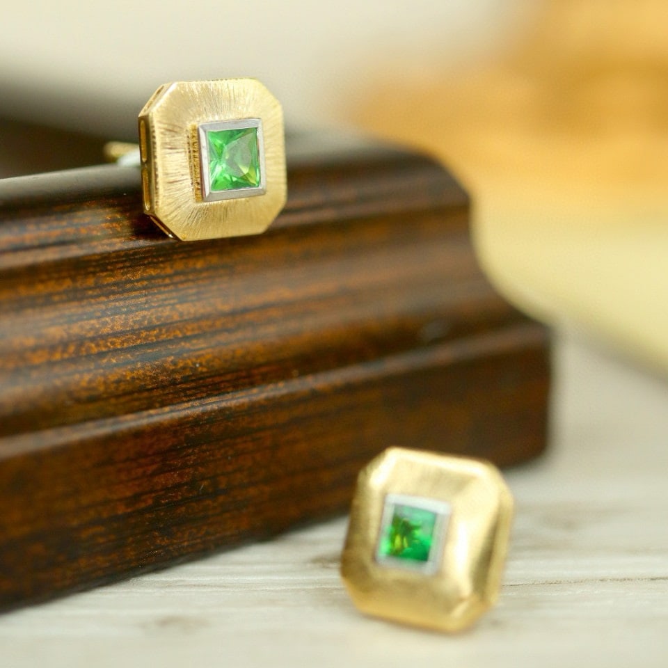 14k Gold 0.50 Ct Vivid Green Natural Tsavorite Earrings - 2