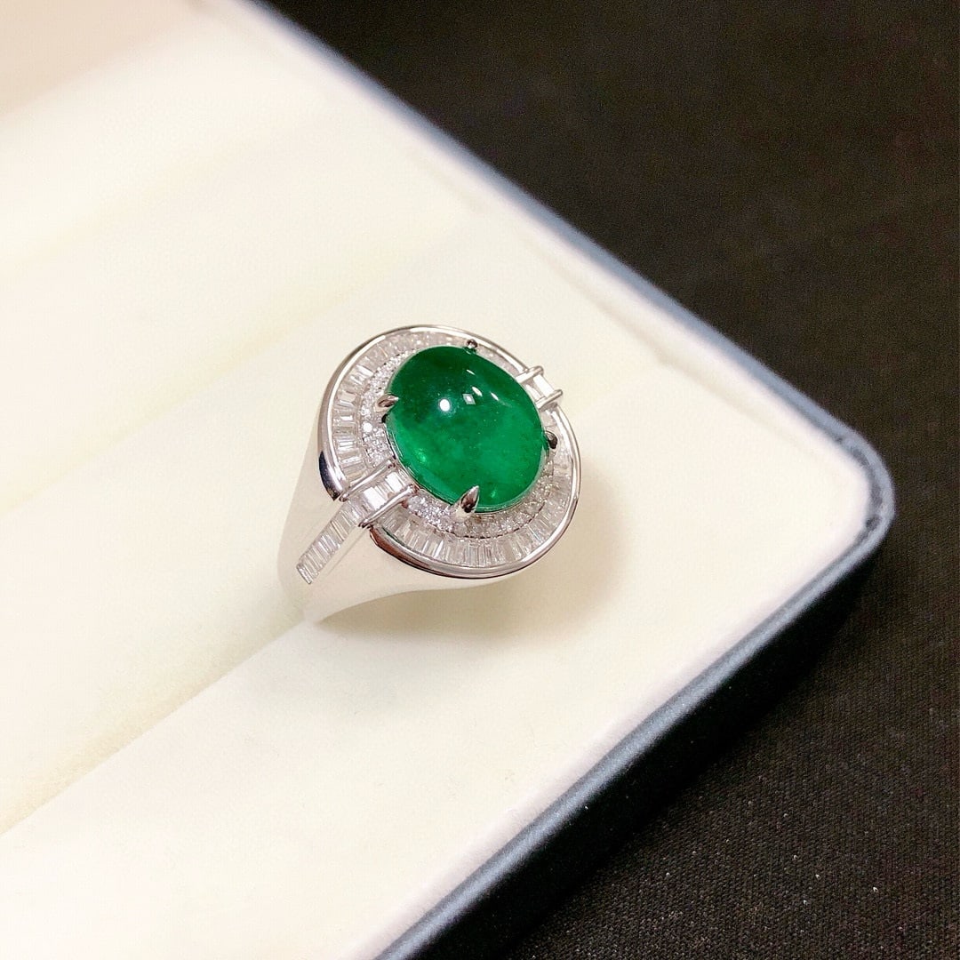 14k Gold 5.78 Ctw Vivid Green Natural Emerald & Diamond Ring: Ref:230996377 // gold content:14k gold // ring size:7. 25us // // main gemstone:emerald // shape:oval // carat weight:5. 01ct // color:vivid green // treatment:natural // // adjacent gemstone 2 : diam