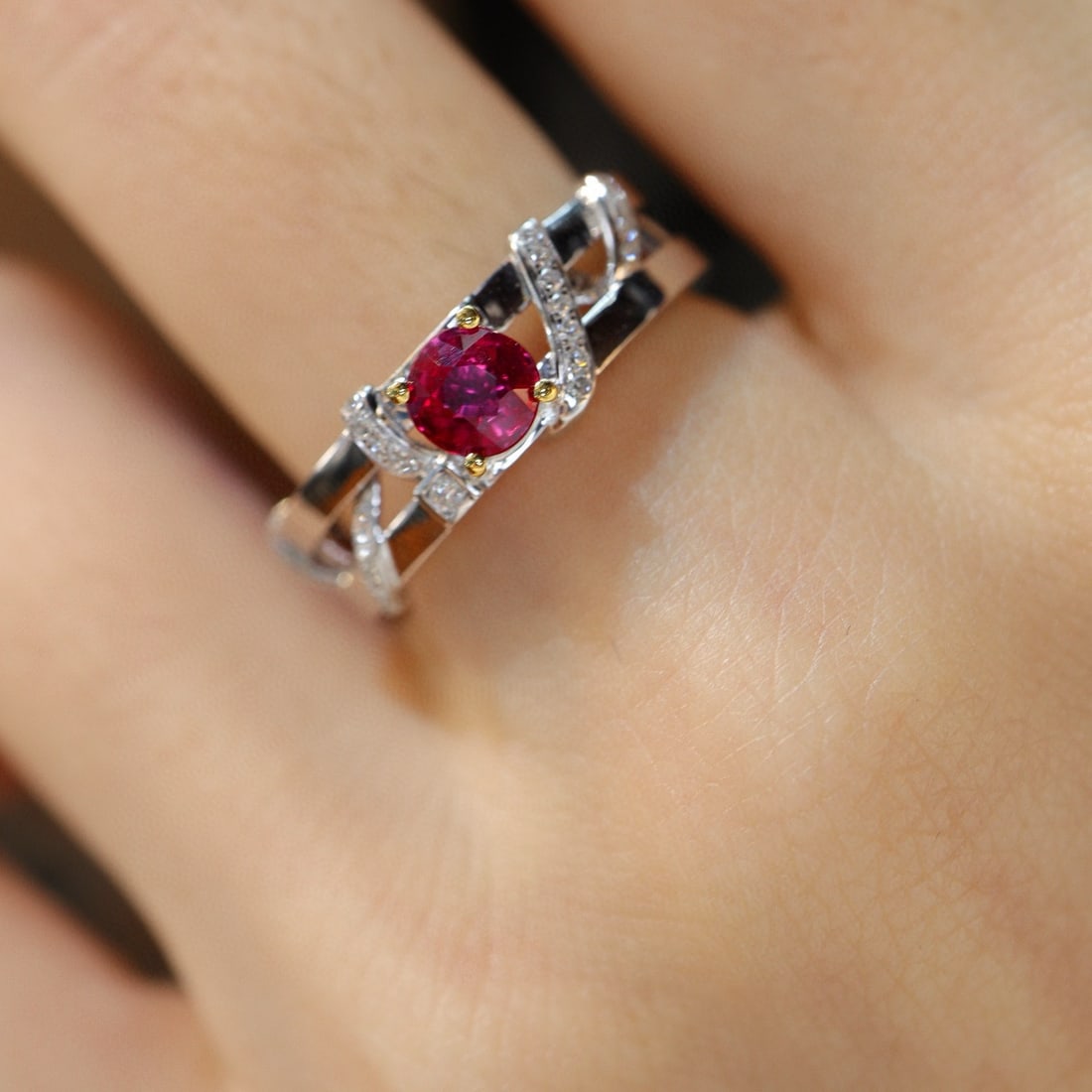 14k Gold 0.72 Ctw Natural Ruby & Diamond Ring - 3