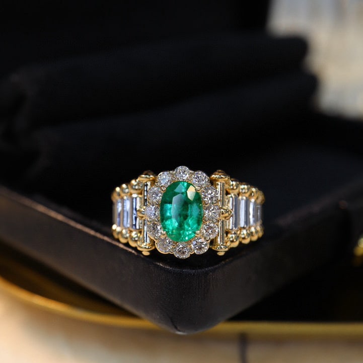 14k Gold 1.31 Ctw Vivid Green Natural Emerald & Diamond Ring: Ref:230996382 // gold content:14k gold // ring size:7. 25us // // main gemstone:emerald // shape:oval // carat weight:0. 89ct // color:vivid green // treatment:natural // // adjacent gemstone 2 : diam