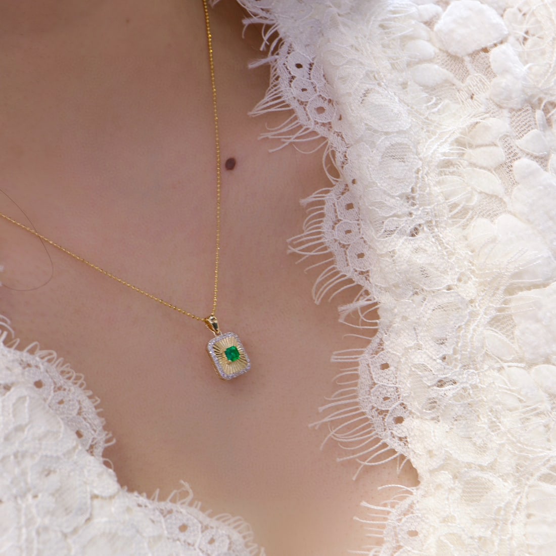 14k Gold 0.48 Ctw Vivid Green Natural Emerald & Diamond Pendant( Without Chain ) - 3