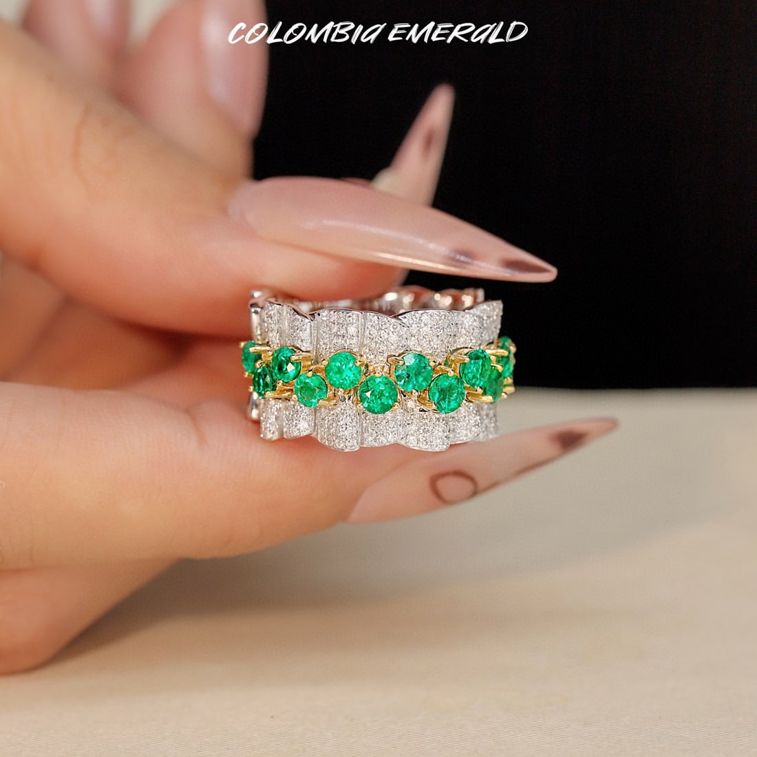 14k Gold 2.31 Ctw Vivid Green Natural Emerald & Diamond Ring: Ref:230996388 // gold content:14k gold // ring size:7. 25us // // main gemstone:emerald // shape:round // carat weight:1. 47ct // color:vivid green // treatment:natural // cut grade:g // // adjacent g