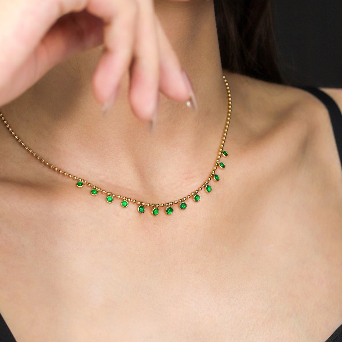 14k Gold 1.25 Ct Vivid Green Natural Emerald Necklace: Ref:230996389 // gold content:14k gold // main gemstone:emerald // shape:round // carat weight:1. 25ct // color:vivid green // treatment:natural // cut grade:g // Condition: New Low Estimate: