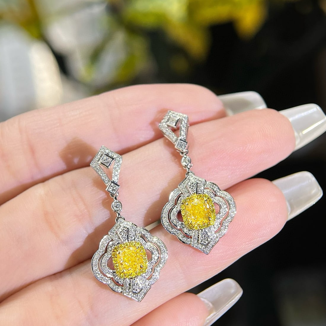 14k Gold 1.60 Ctw Natural Yellow Diamond & Diamond Earrings - 6