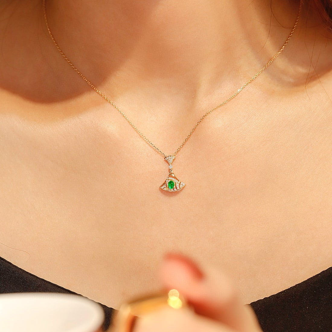 14k Gold 0.20 Ctw Vivid Green Natural Emerald & Diamond Necklace - 3