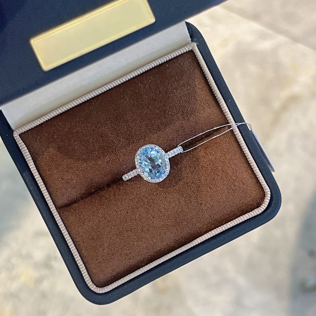 14k Gold 1.99 Ctw Natural Aquamarine & Diamond Ring: Ref:230996400 // gold content:14k gold // ring size:7. 25us // // main gemstone:aquamarine // shape:oval // carat weight:1. 78ct // color:santa maria color // treatment:natural // // adjacent