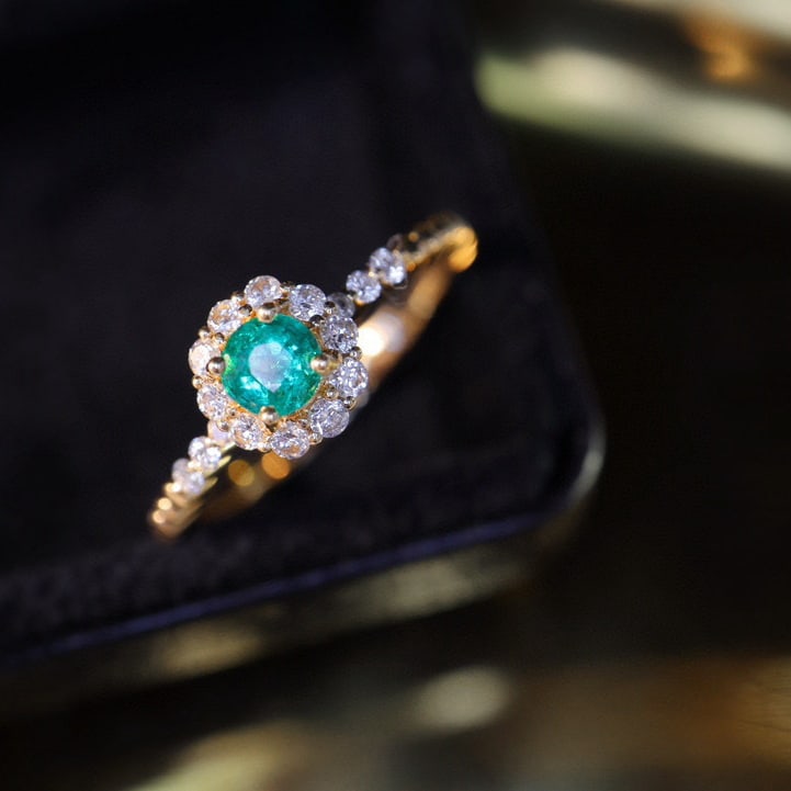 14k Gold 0.25 Ct Vivid Green Natural Emerald & Diamond Ring - 2