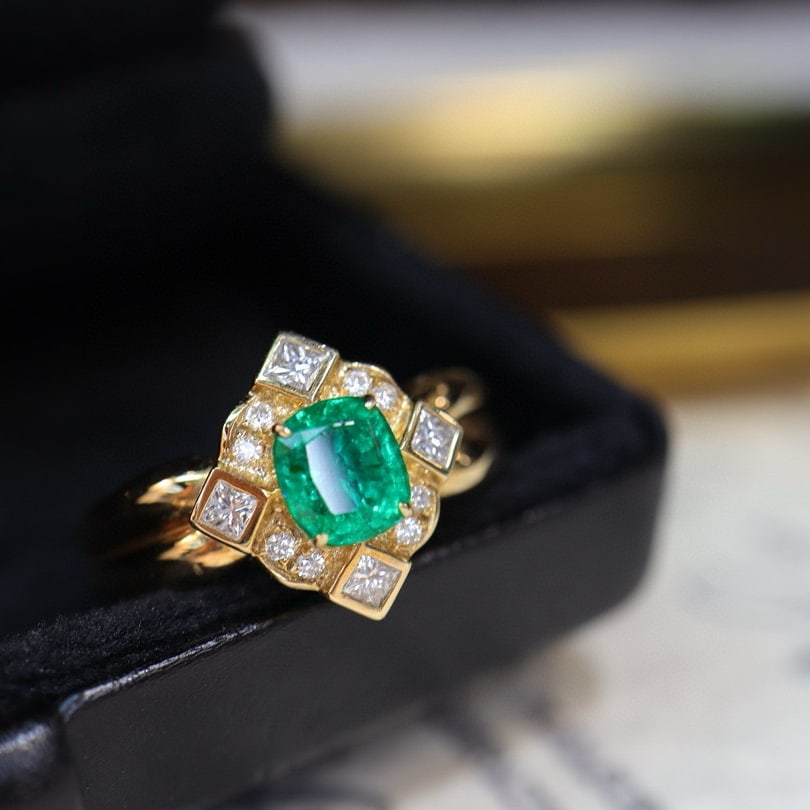 14k Gold 1.14 Ctw Vivid Green Natural Emerald & Diamond Ring - 5