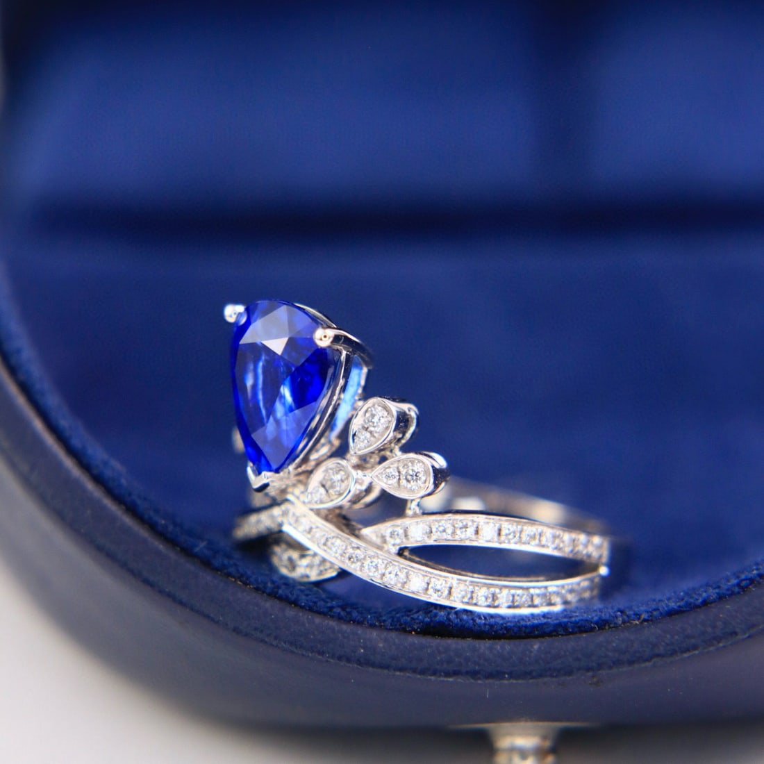 14k Gold 2.85 Ctw Natural Sapphire & Diamond Ring - 3