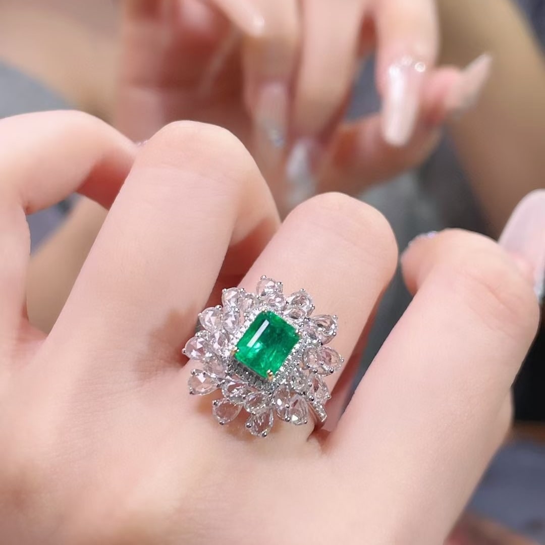 14k Gold 2.90 Ctw Vivid Green Natural Emerald & Sapphire Ring - 4