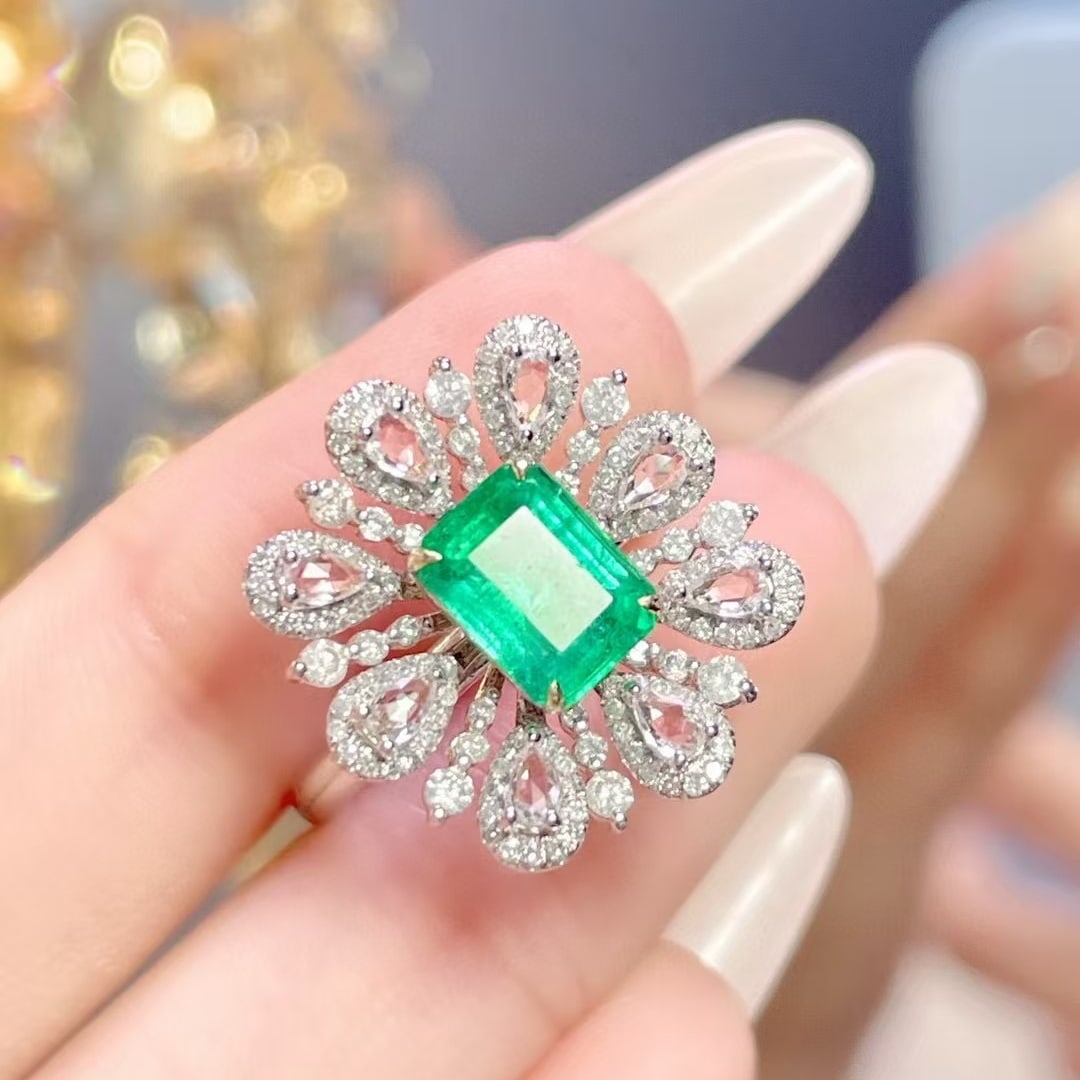 14k Gold 1.3 Ct Vivid Green Natural Emerald & Diamond & Sapphire Ring - 4