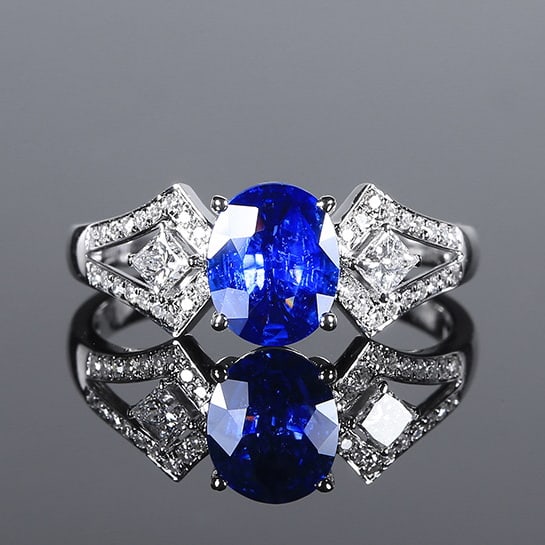 14k Gold 1.30 Ctw Natural Sapphire & Diamond Ring: Ref:230996427 // gold content:14k gold // ring size:7. 25us // // main gemstone:sapphire // shape:oval // carat weight:1. 01ct // color:cornflower blue // treatment:natural // // adjacent gemstone 2