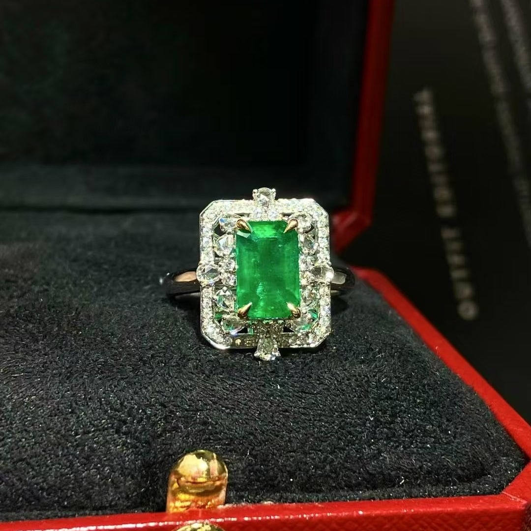 14k Gold 2.21 Ctw Vivid Green Natural Emerald & Diamond Ring: Ref:230996434 // gold content:14k gold // ring size:7. 25us // // main gemstone:emerald // shape:octagonal // carat weight:1. 79ct // color:vivid green // treatment:natural // // adjacent gemstone 2 :