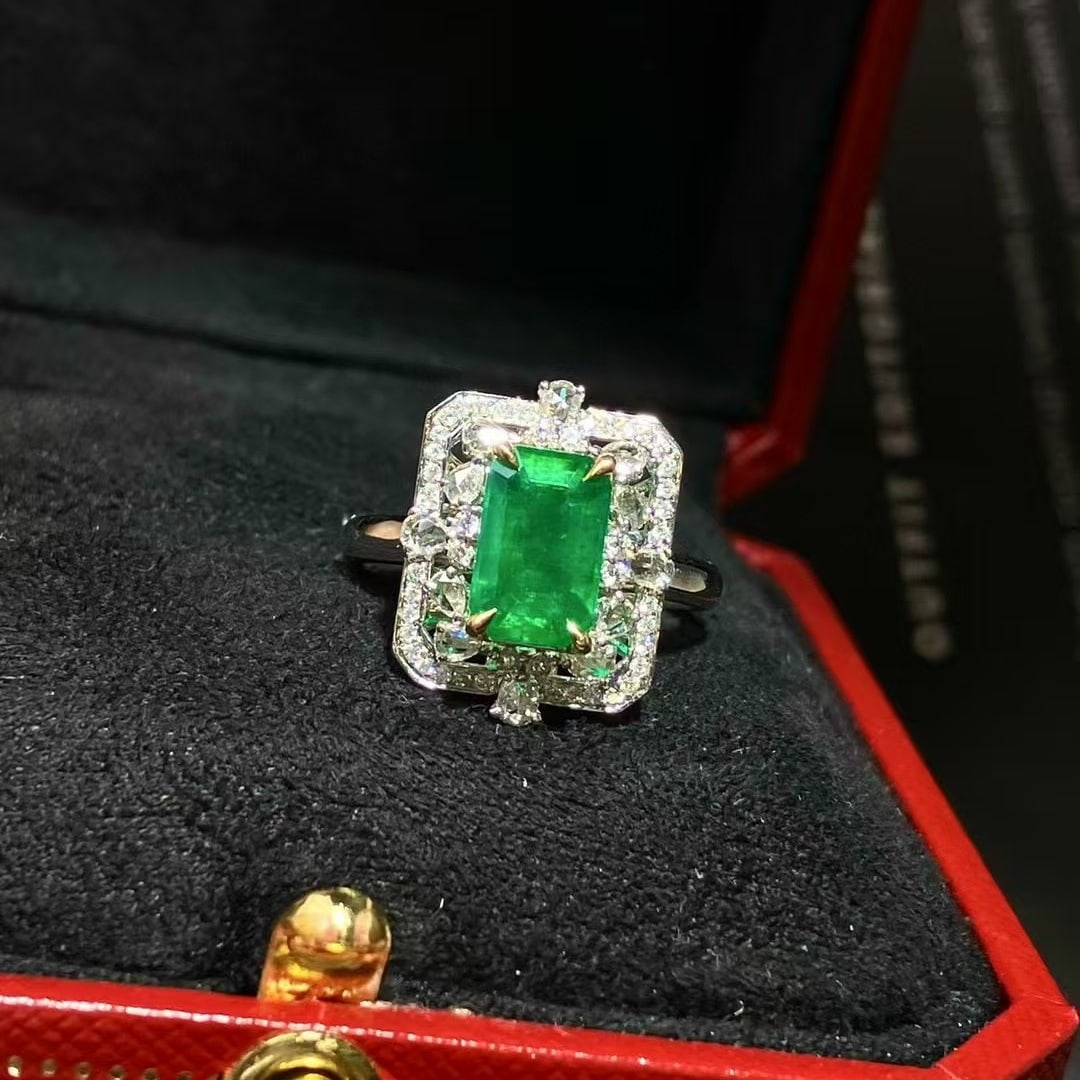 14k Gold 2.21 Ctw Vivid Green Natural Emerald & Diamond Ring - 3