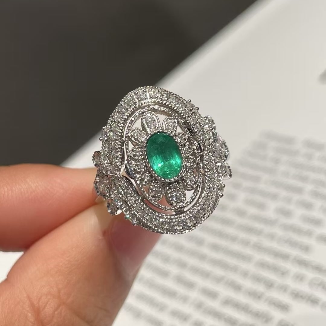 14k Gold 0.5 Ct Vivid Green Natural Emerald & Diamond Ring: Ref:230996446 // gold content:14k gold // ring size:7. 25us // // main gemstone:emerald // shape:oval // carat weight:0. 5ct // color:vivid green // treatment:natural // // adjacent gemstone 2 : diamo