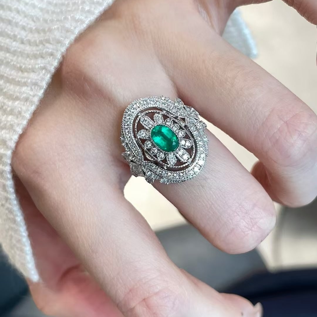 14k Gold 0.5 Ct Vivid Green Natural Emerald & Diamond Ring - 6