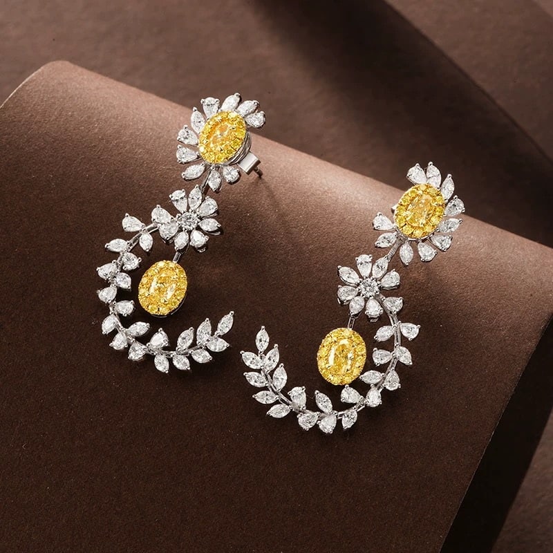 14k Gold 4.23 Ctw Natural Yellow Diamond & Diamond Earrings: Ref:230997002 // gold content:14k gold // main gemstone:yellow diamond // shape:oval // carat weight:0. 9ct // color:yellow // treatment:natural // // adjacent gemstone 2 : diamond // shape:multiply