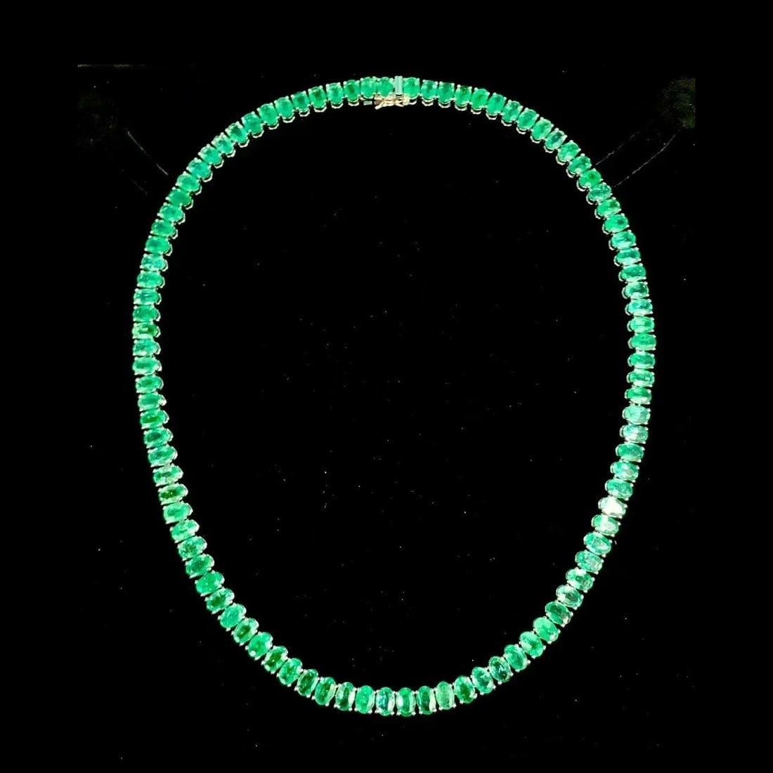 14k Gold 39.2 Ct Vivid Green Natural Emerald Necklace - 2