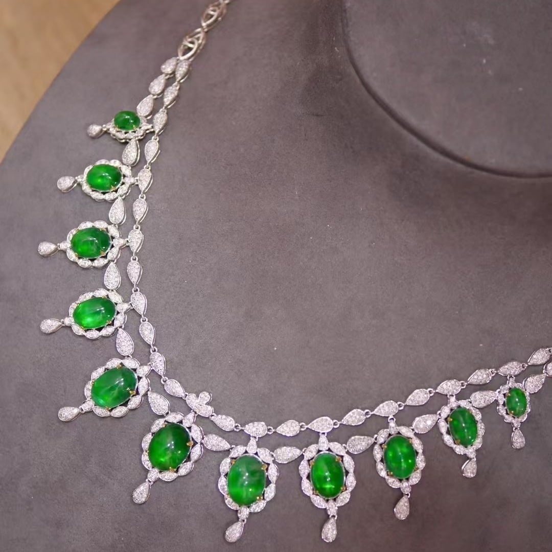 14k Gold 25.1 Ctw Vivid Green Natural Emerald & Diamond Necklace - 2