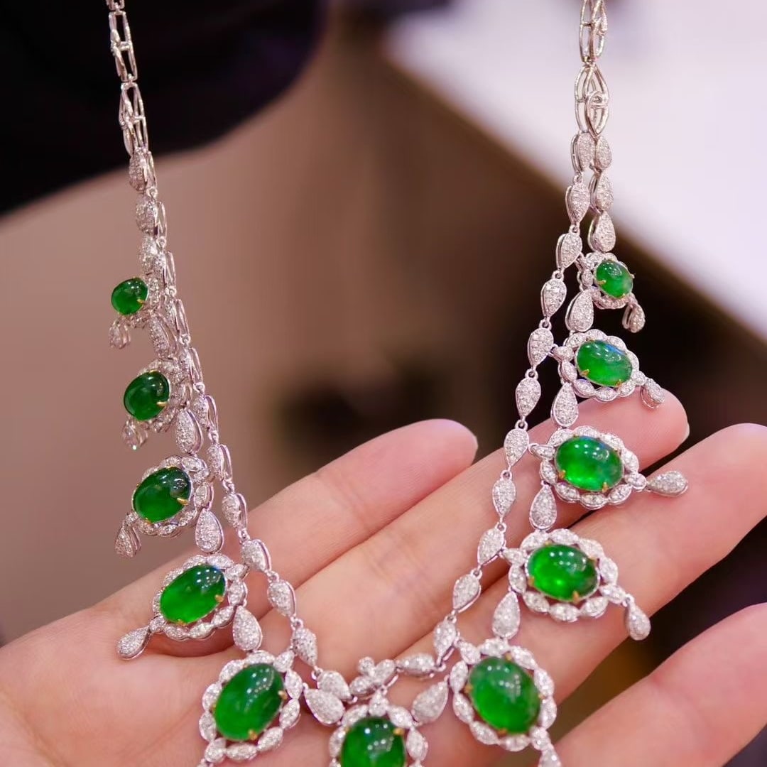14k Gold 25.1 Ctw Vivid Green Natural Emerald & Diamond Necklace - 3
