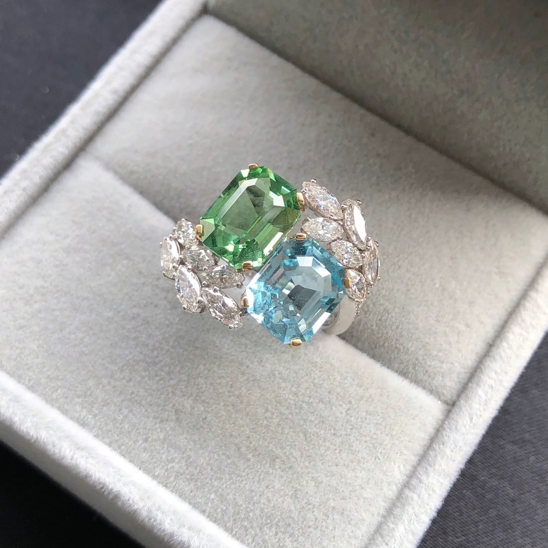14k Gold 6.10 Ctw Natural Aquamarine & Tourmaline & Diamond Ring: Ref:230997039 // gold content:14k gold // ring size:7. 25us // // main gemstone:aquamarine & tourmaline // shape:octagonal // carat weight:5. 03ct // color:blue & green // treatment:natural // //