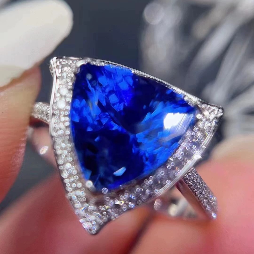 14k Gold 3.88 Ct Natural Tanzanite & Diamond Ring - 2